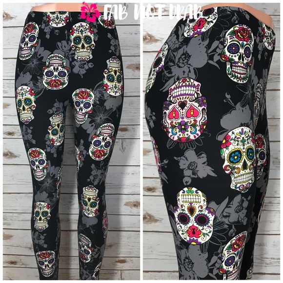 TC Floral Sugar Skulls Plus Size Leggings - Picture 5 of 5